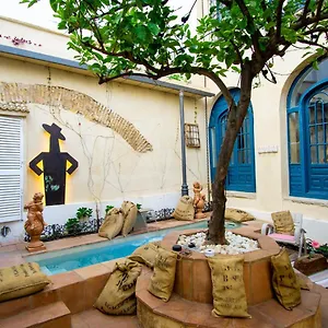 https://apartamentos-sharis.es-andalucia.com